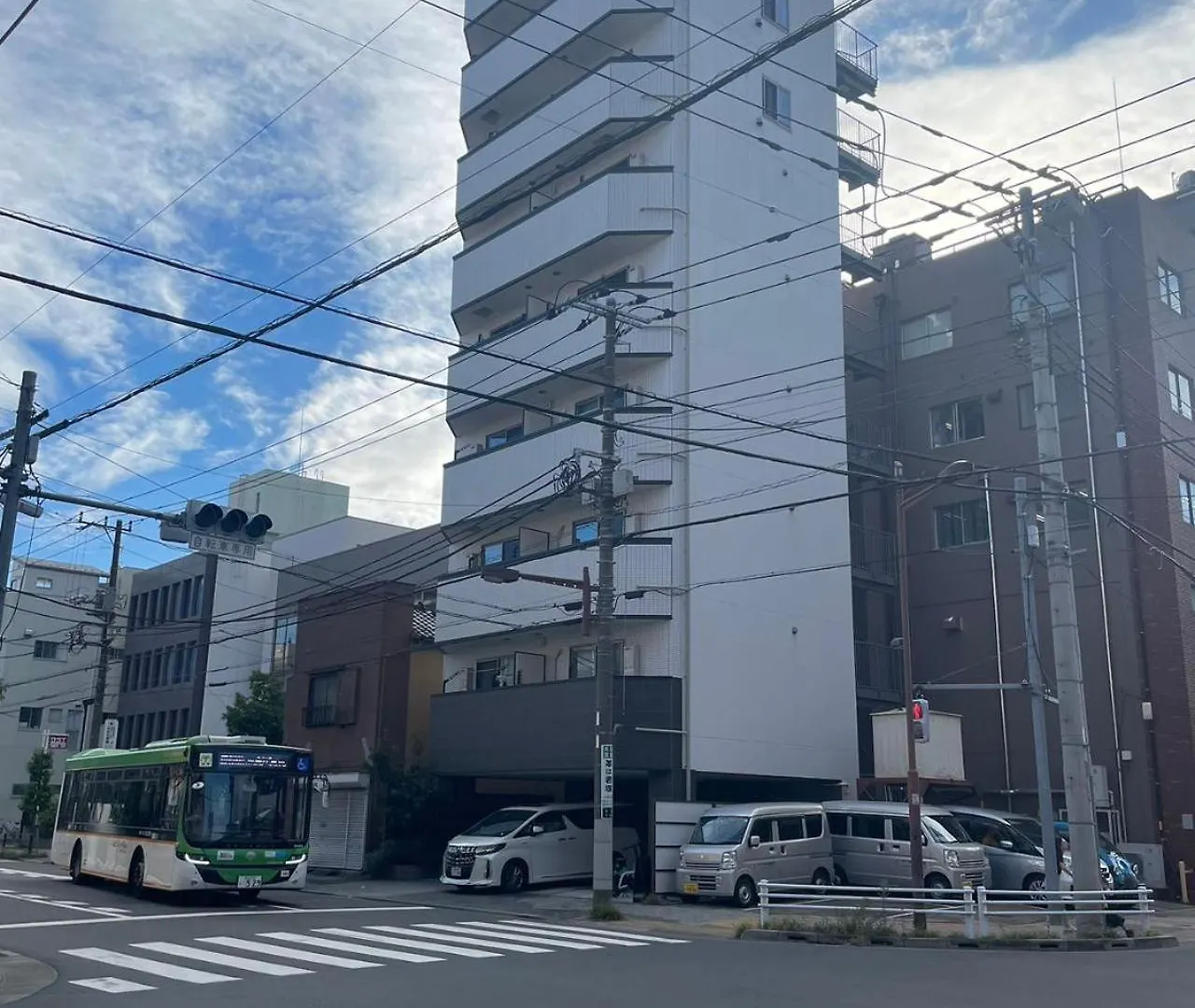 Apartment Calum Asakusa Imado Tokyoカルム浅草今戸ダブルルーム新築民泊東京浅草隅田川今戸神社近くスカイツリー見えるコンビニコインランドリー近くある浅草駅まで徒歩圏内アクセス便利成田空港羽田空港銀座渋谷東京駅直通 Japan
